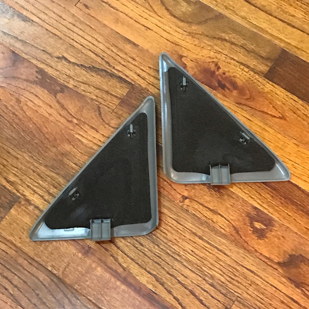 Silverado Sierra Tahoe Yukon Door Mirror Trim Panel 15089113 & 15089114 Chev GMC - Picture 8 of 10